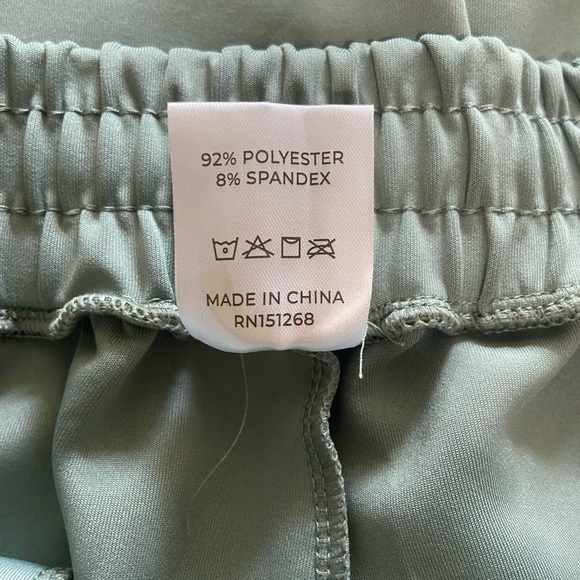 Body Glove women's joggers size large sage green with animal print detail NWT - Picture 2 of 7